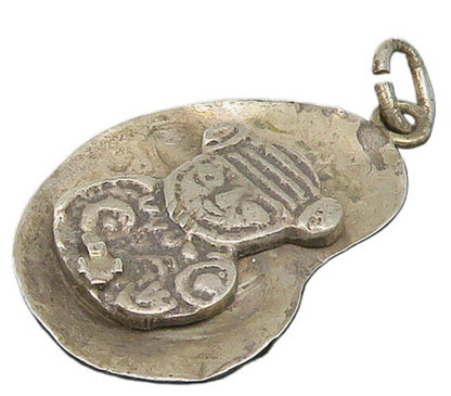 925 Sterling Silver  Vintage Dark Tone Etched Figure Drop Pendant  PT17672