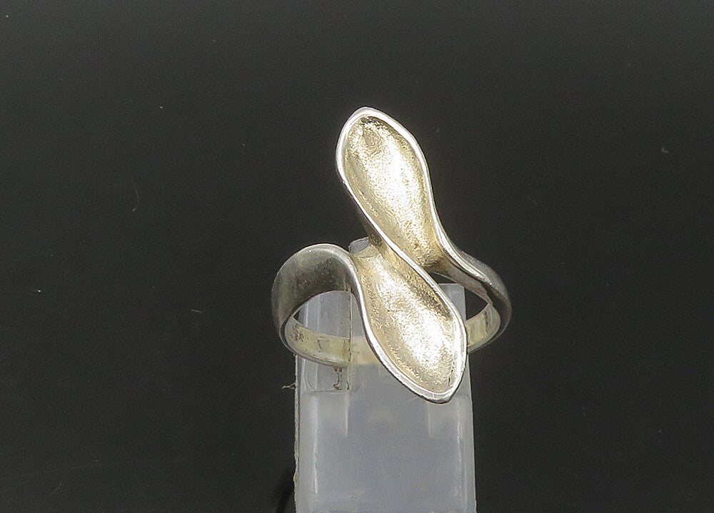 925 Sterling Silver  Vintage Shiny Bypass Style Band Ring Sz 8  RG22496