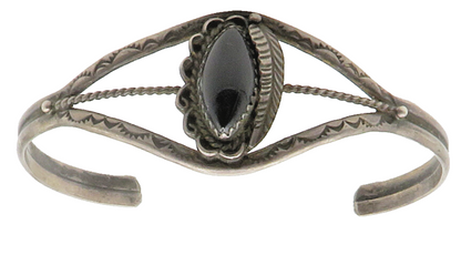NAVAJO 925 Sterling Silver  Vintage Black Onyx Floral Cuff Bracelet  BT6000