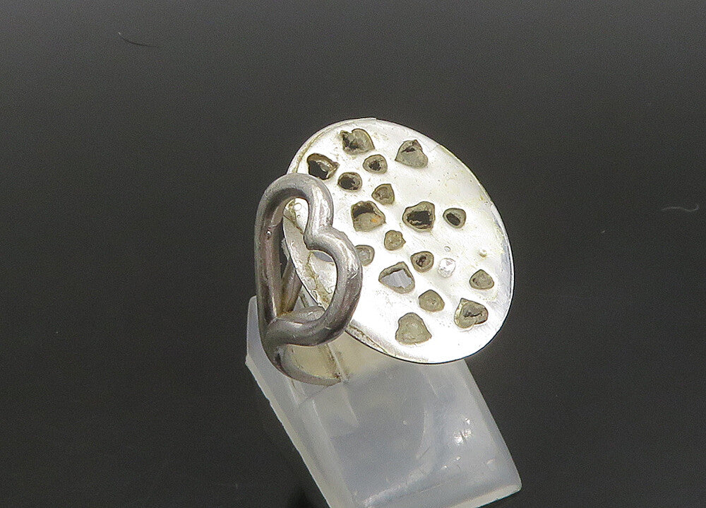 925 Sterling Silver  Vintage Shiny Cutout Detail Heart Band Ring Sz 7  RG23550