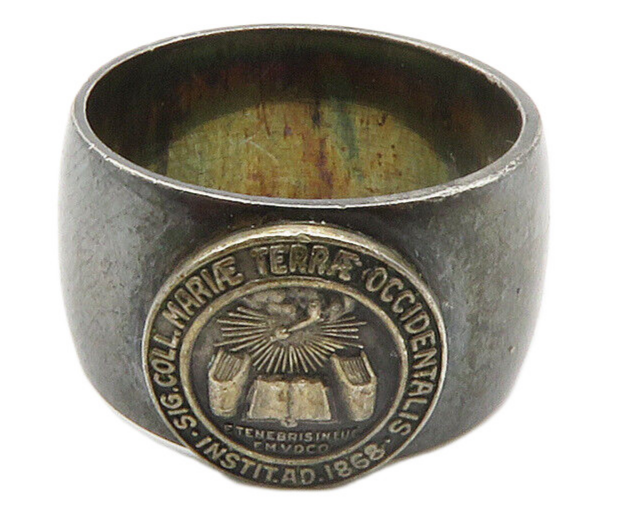 925 Sterling Silver  Vintage Dark Tone Petite Emblem Band Ring Sz 4  RG14806
