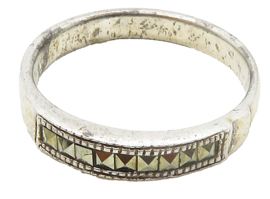 925 Sterling Silver  Vintage Sparkling Marcasite Thin Band Ring Sz 7  RG16635