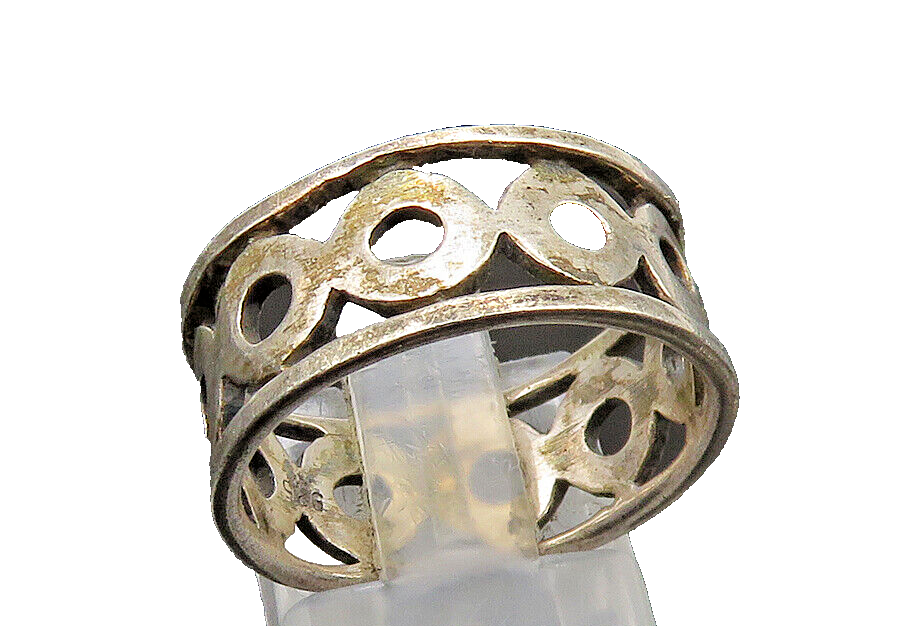 925 Sterling Silver  Vintage Open Circle Pattern Band Ring Sz 8  RG22978