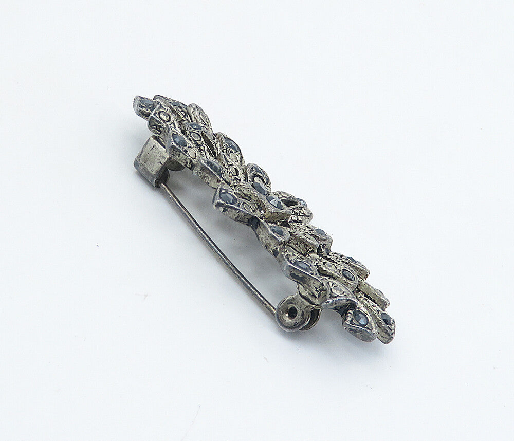 925 Sterling Silver  Vintage Hematite Dark Tone Floral Brooch Pin  BP2875