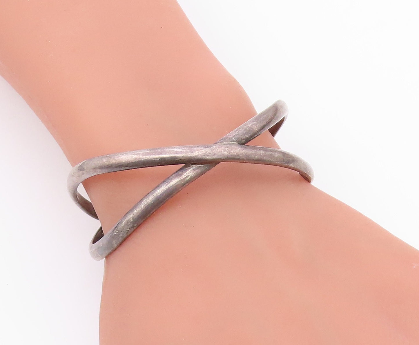 MEXICO 925 Sterling Silver  Vintage Dark Tone Crossed Cuff Bracelet  BT8627