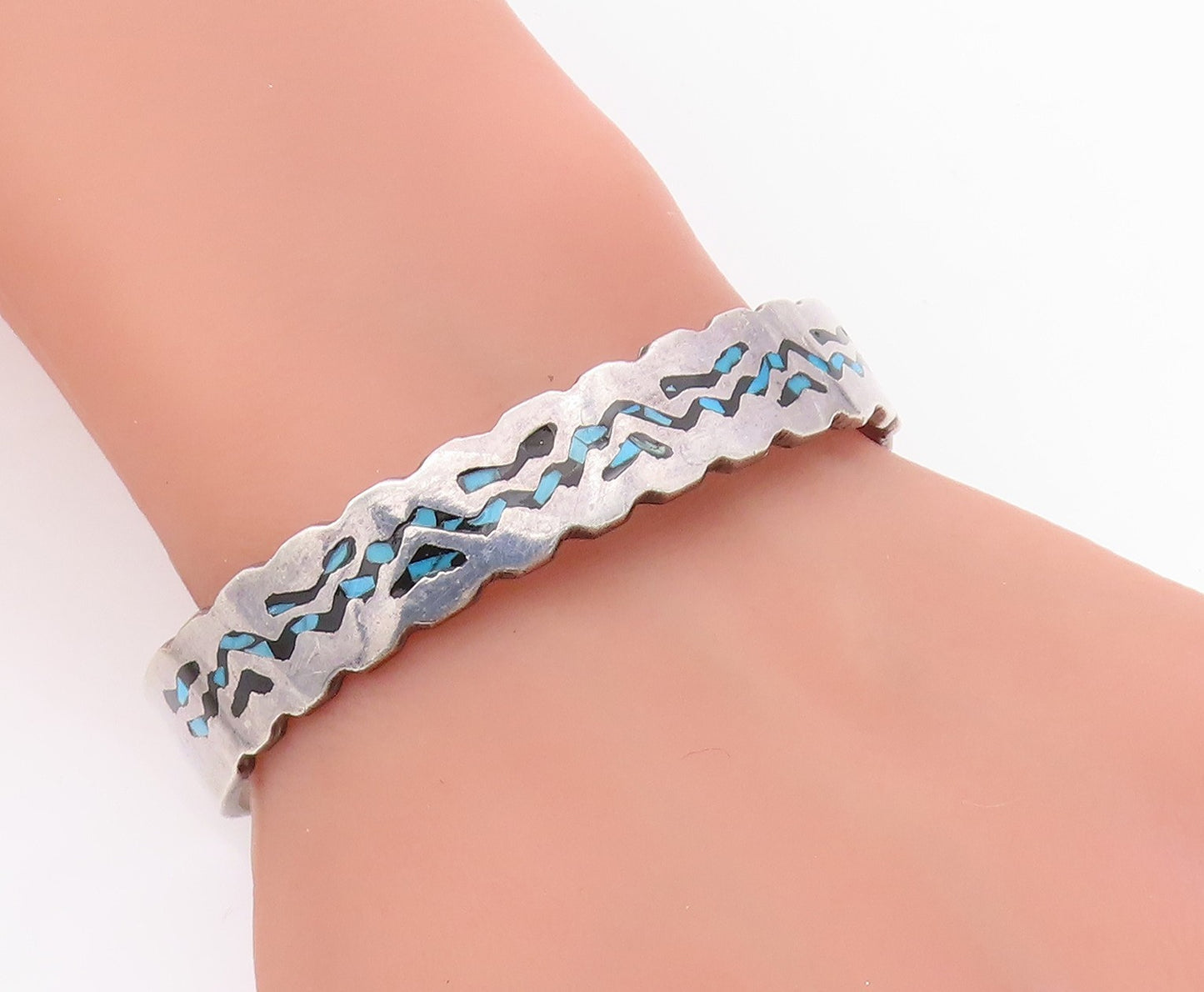 925 Sterling Silver Vintage Bracelet Crushed Turquoise Inlay Zigzag Cuff BT11602