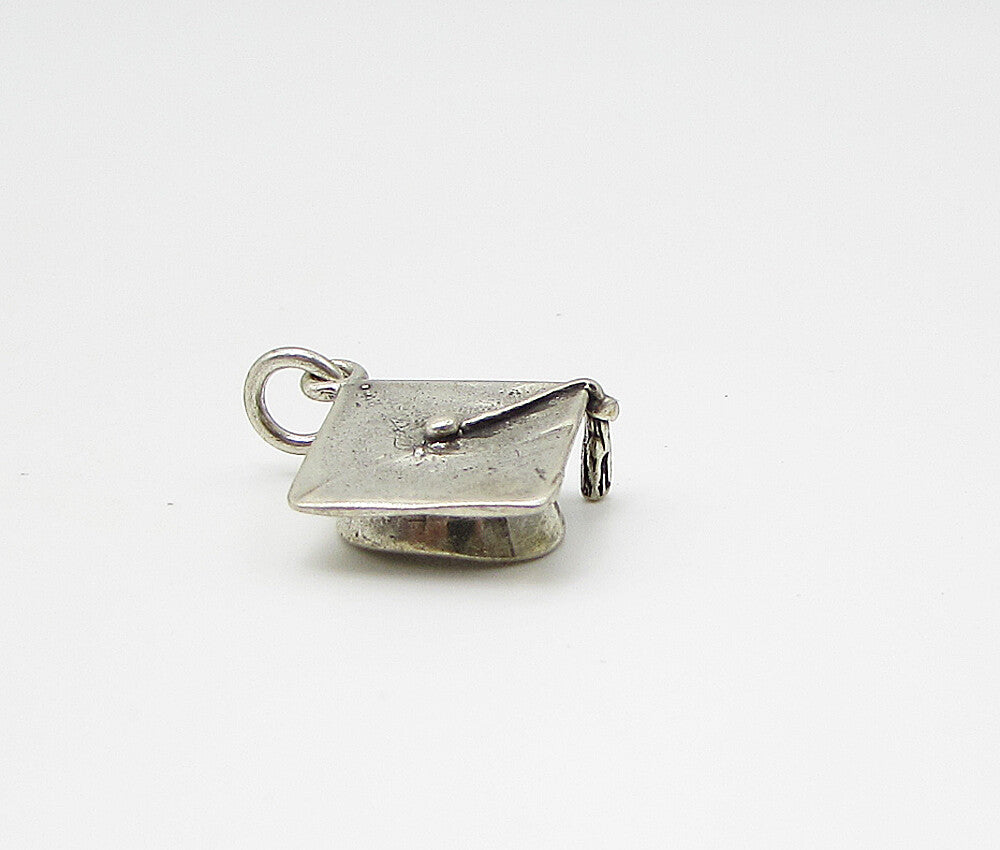 925 Sterling Silver  Vintage Graduation Cap Charm Pendant  PT1861