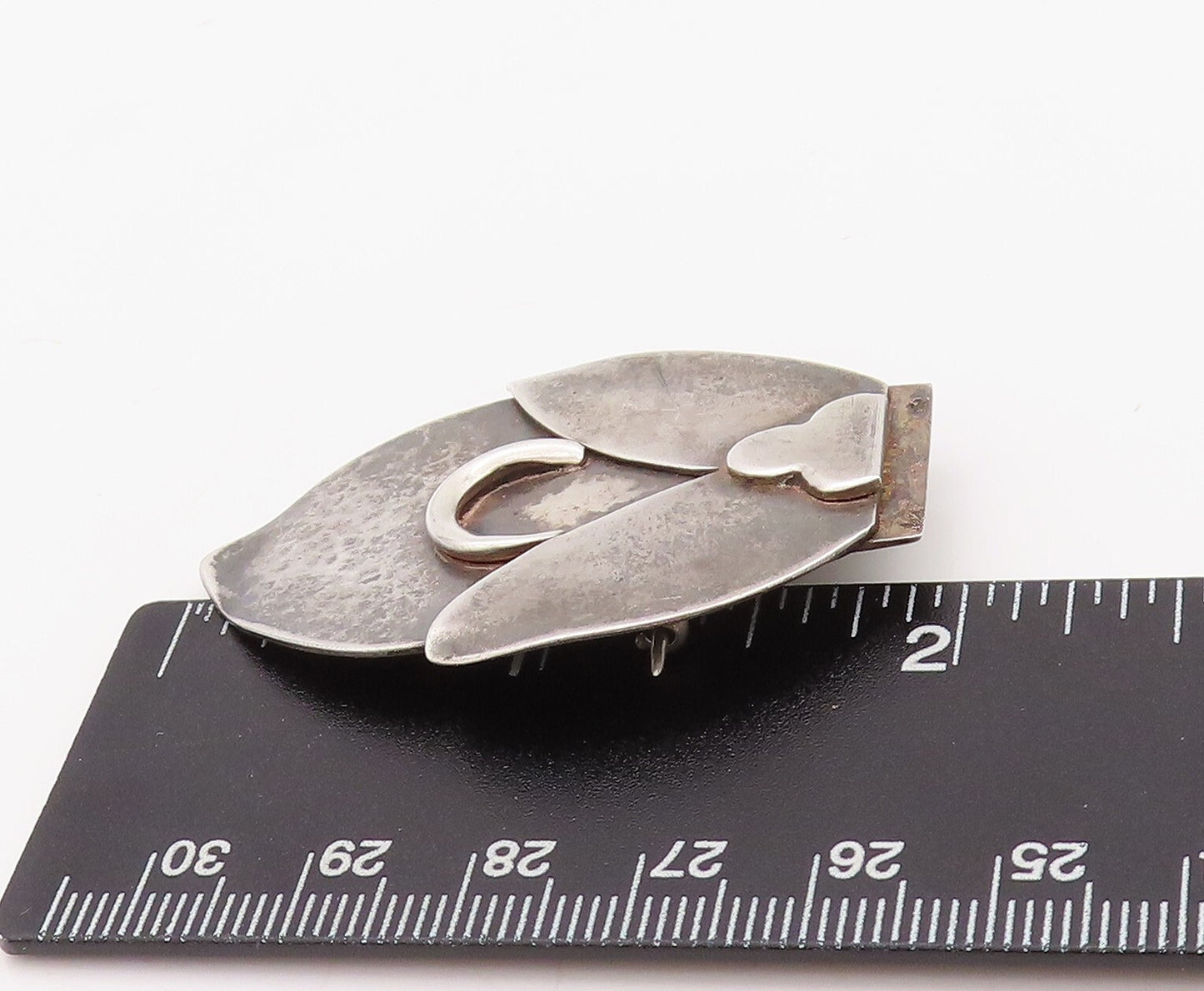 925 Sterling Silver Vintage Brooch Pin NAVAJO Solid Carved Design  BP11208