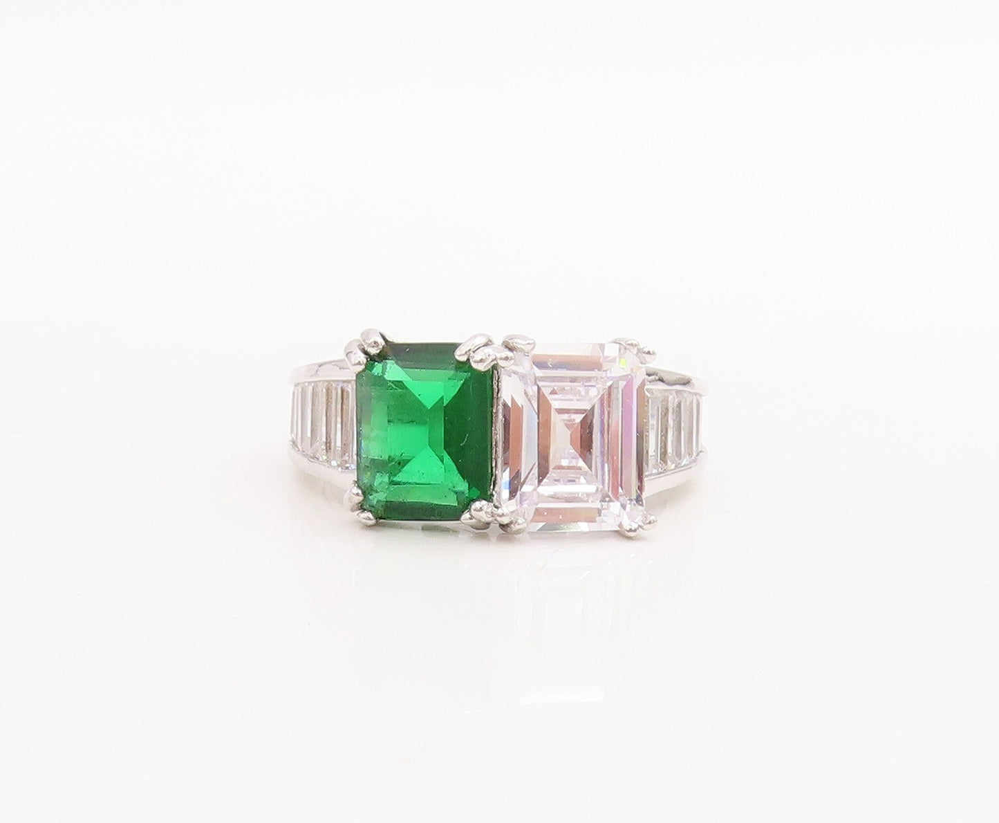 925 Sterling Silver Vintage Ring Rectangle Cut Green & White CZ  Sz 7.5 RG30994