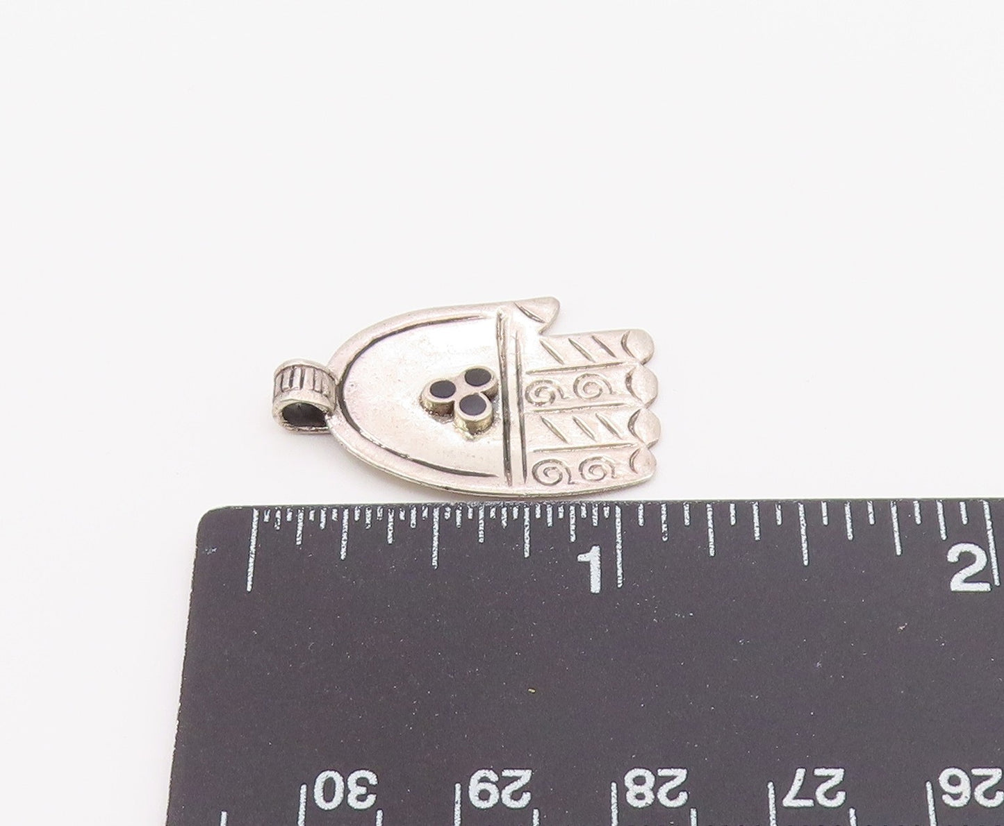 925 Sterling Silver  Vintage Black Onyx Etched Detail Hamsa Pendant  PT16530