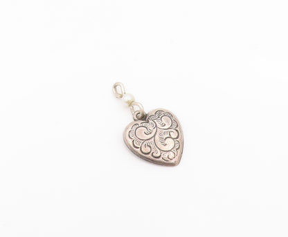 925 Sterling Silver  Vintage Petite Pearl Swirl Love Heart Pendant  PT16470
