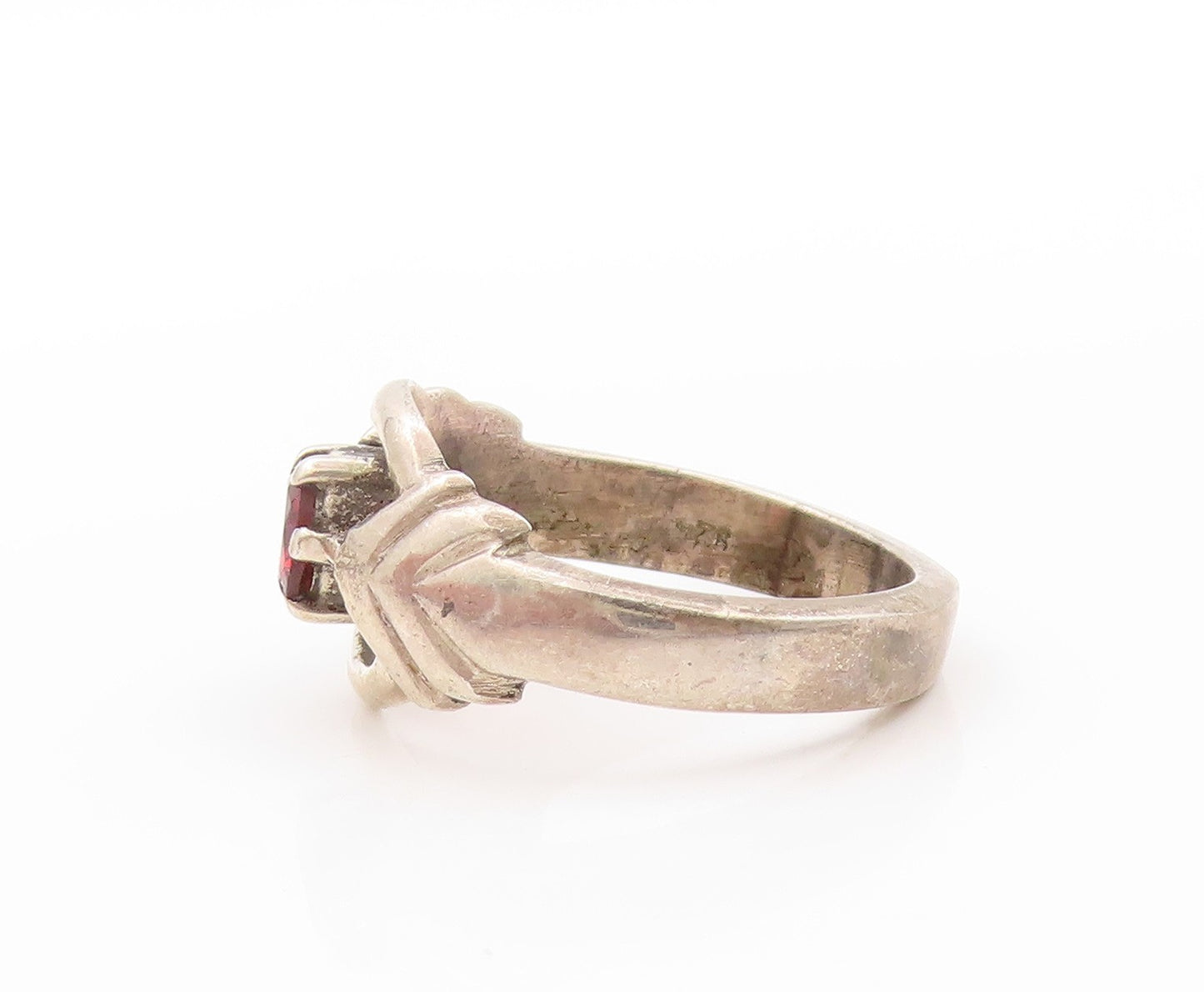925 Sterling Silver Vintage Ring Round Garnet Cutout Ring & Arrow  Sz 8  RG32748