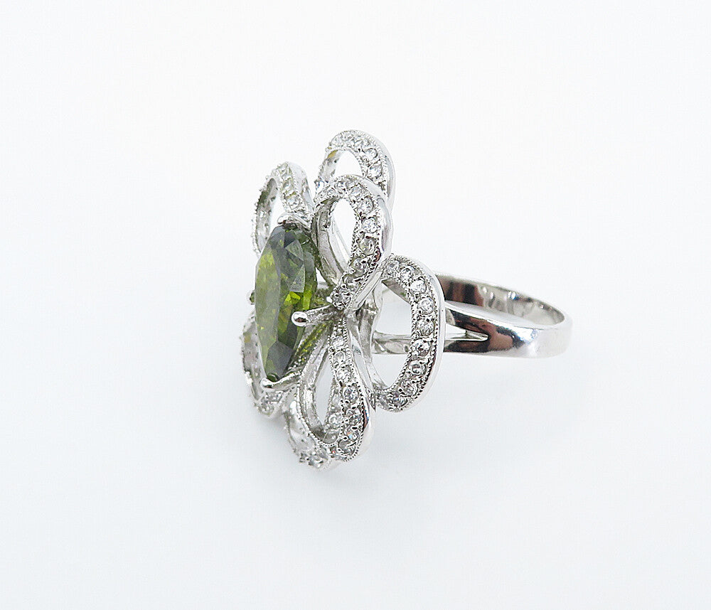925 Sterling Silver   Peridot & Topaz Floral Motif Cocktail Ring Sz 10  RG8574