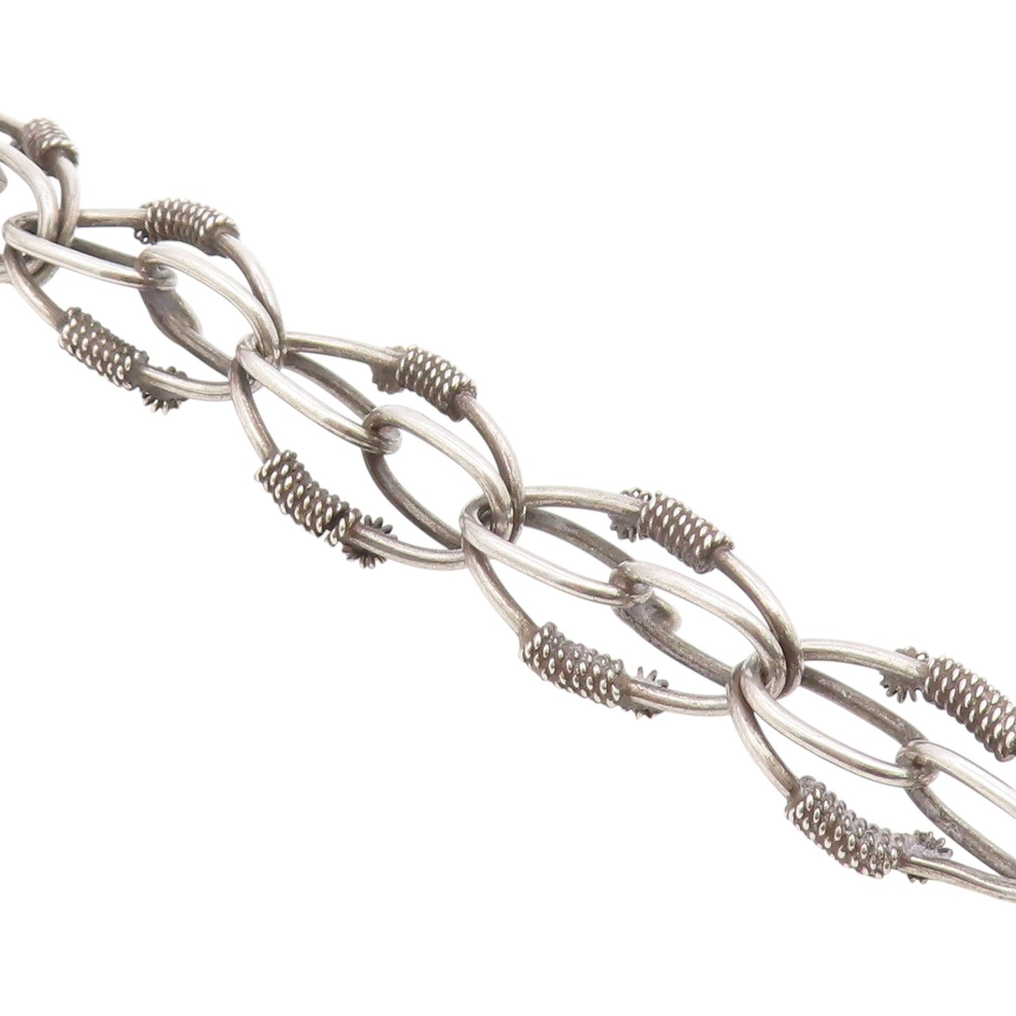 925 Silver Vintage Interlocking Rope Wrapped Twisted Circle Bracelet BT9545