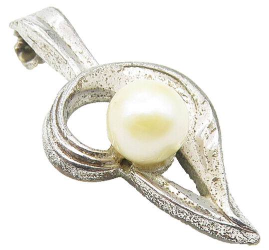MA 925 Sterling Silver  Vintage Petite Freshwater Pearl Leaf Pendant  PT8867