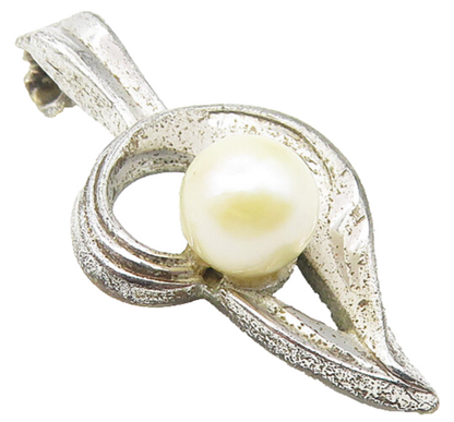 MA 925 Sterling Silver  Vintage Petite Freshwater Pearl Leaf Pendant  PT8867