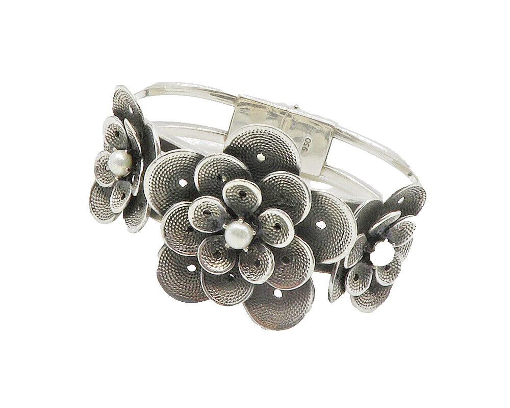 925 Sterling Silver  Vintage Petite Pearls Flower Motif Cuff Bracelet  BT5401