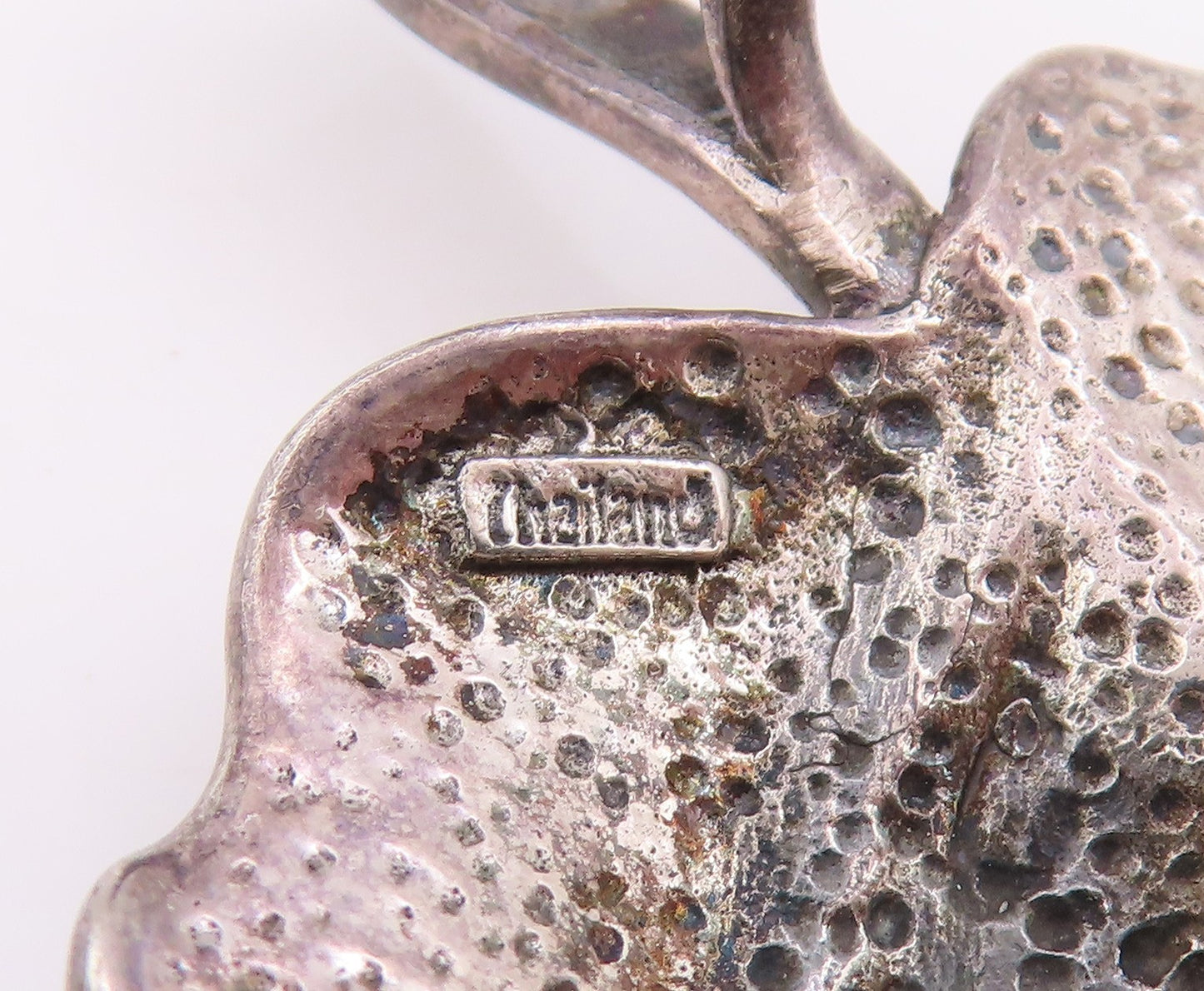 925 Sterling Silver Vintage Pendant Modernist Solid Grape Leaf locket  PT25773