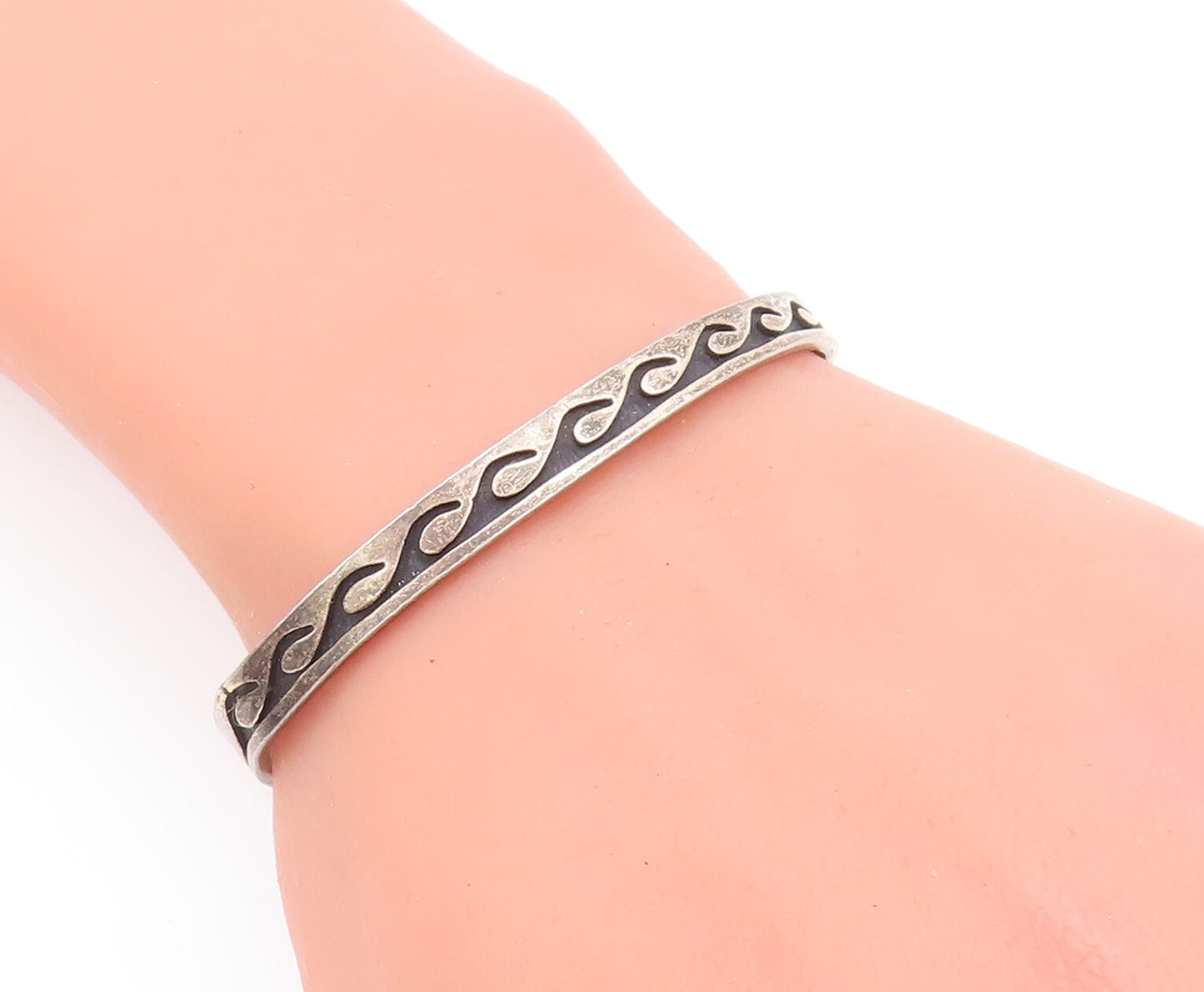 925 Sterling Silver Vintage Bracelet NAVAJO Swirly Waves Carved Cuff  BT10472