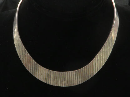 MEXICO 925 Sterling Silver  Vintage Shiny Fluted Detail Collar Necklace NE2415