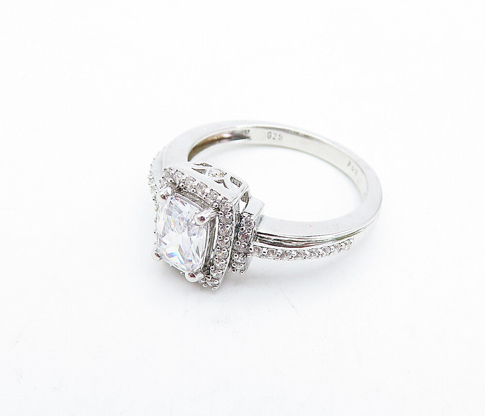 925 Sterling Silver  Cubic Zirconia Solitaire With Accents Ring Sz 7  RG4110