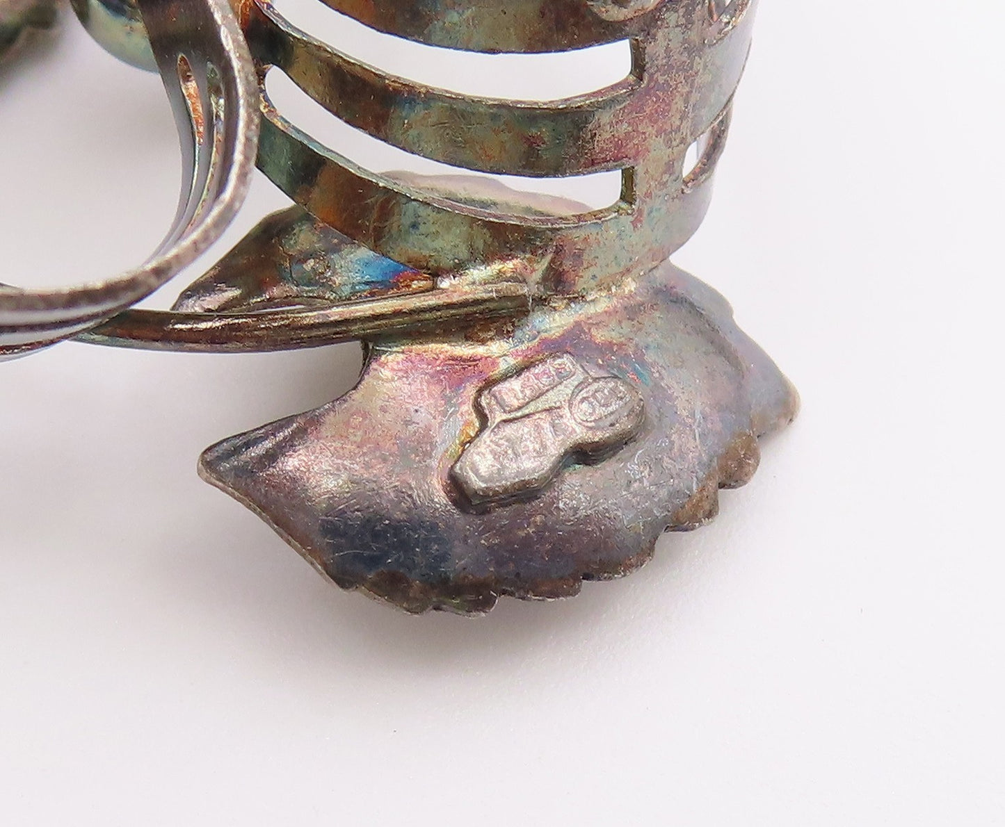 925 Sterling Silver Vintage Brooch Pin Classic Ribbon & Textured Leaf  BP12600