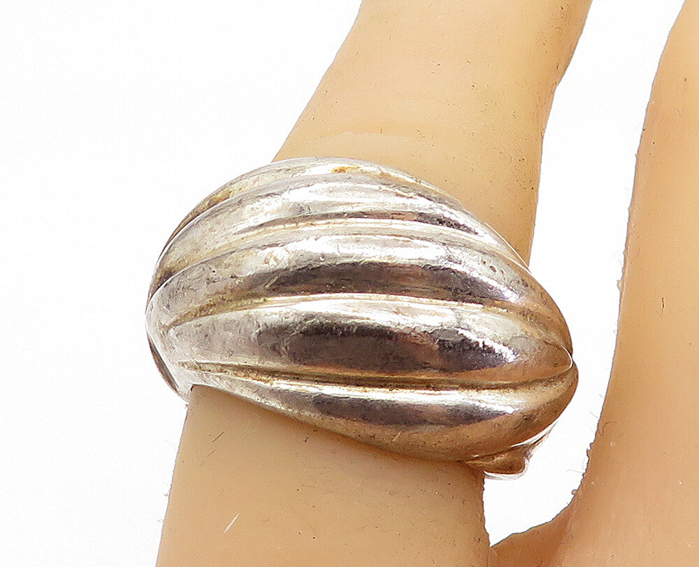 925 Sterling Silver  Vintage Dark Tone Fluted Dome Band Ring Sz 7  RG6448
