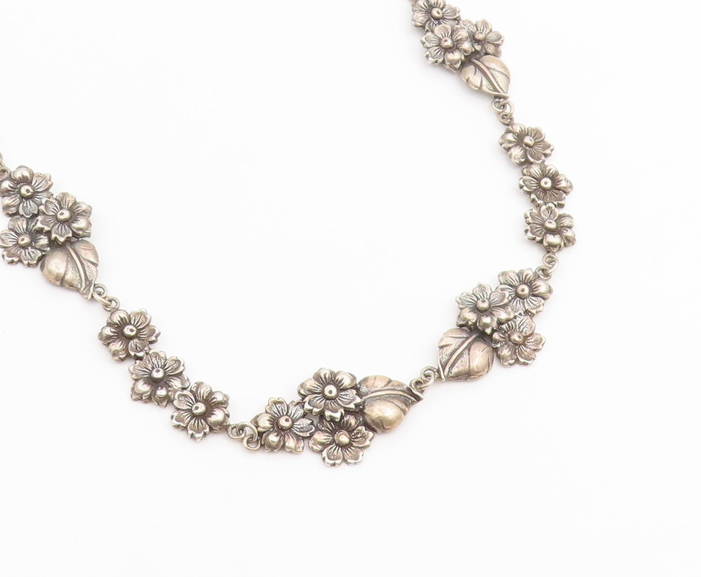 925 Sterling Silver Vintage Necklace Classic Botanical Floral Motif Link  NE4889