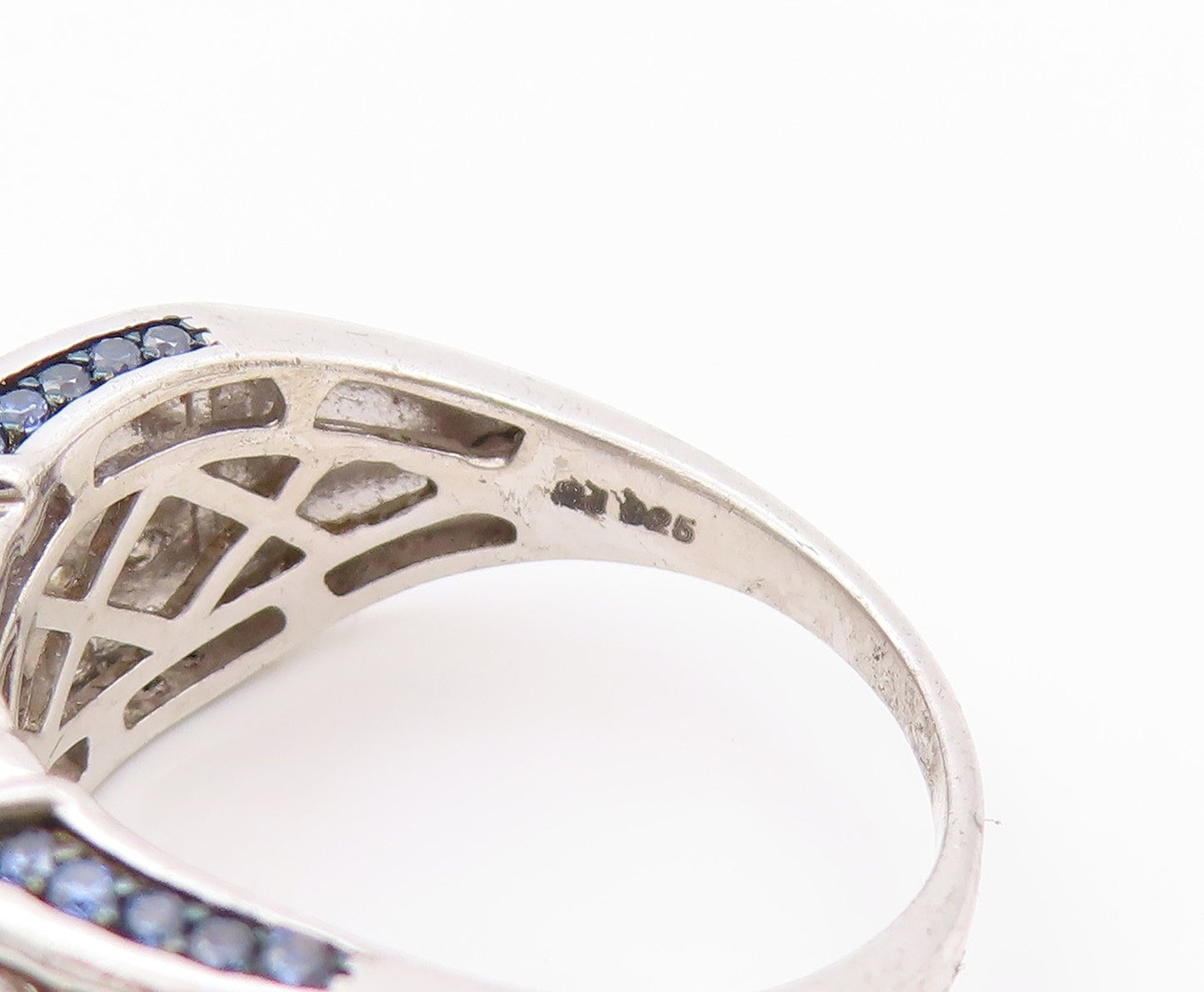 925 Sterling Silver Vintage Ring Modernist Blue & White CZ Inlay  Sz 8  RG32640