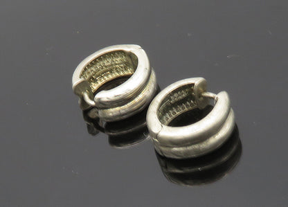 925 Sterling Silver  Vintage Shiny Petite Round Hinge Hoop Earrings  EG9961