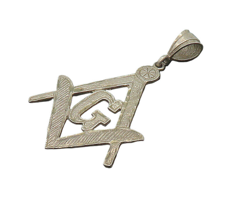 925 Sterling Silver  Vintage Diamond Cut Detail Freemason Pendant  PT16586