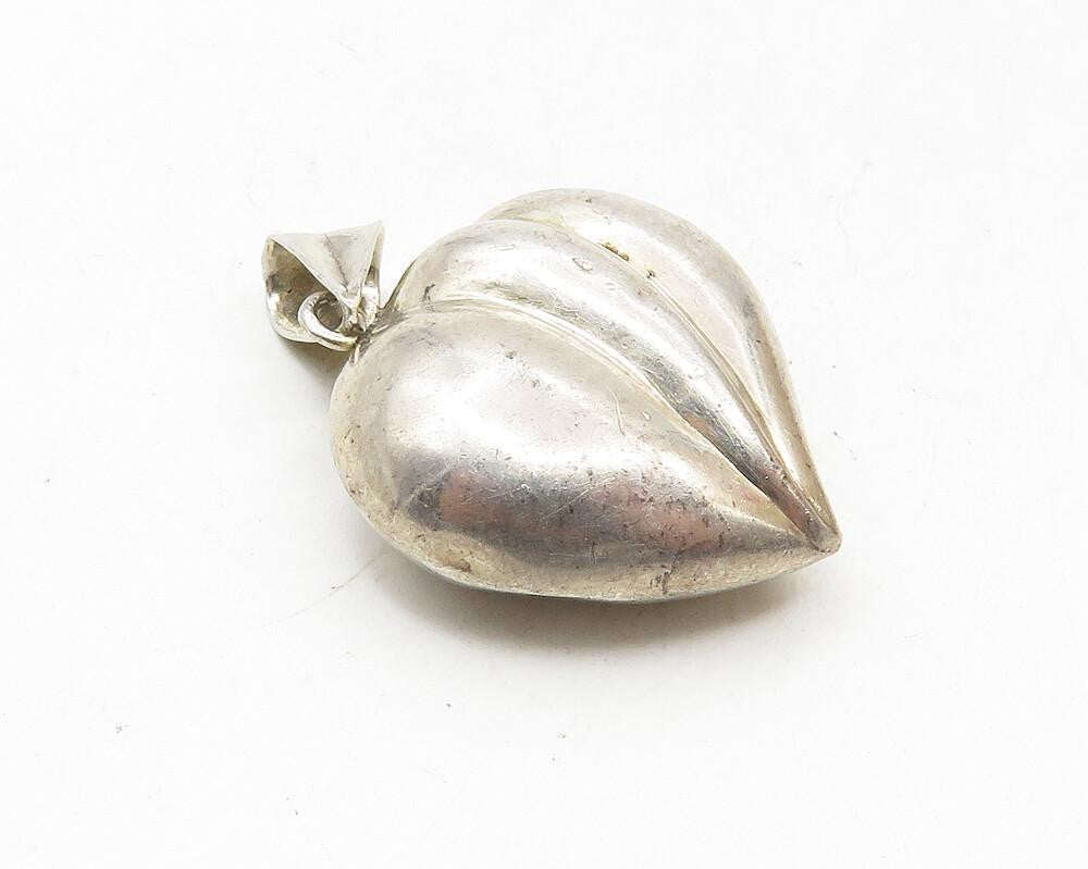 925 Sterling Silver  Vintage Shiny Fluted Hollow Love Heart Pendant  PT7569