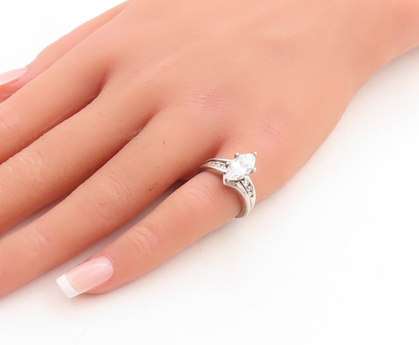 925 Sterling Silver Vintage Ring Minimalist Marquise & Round CZ  Sz 5  RG31232