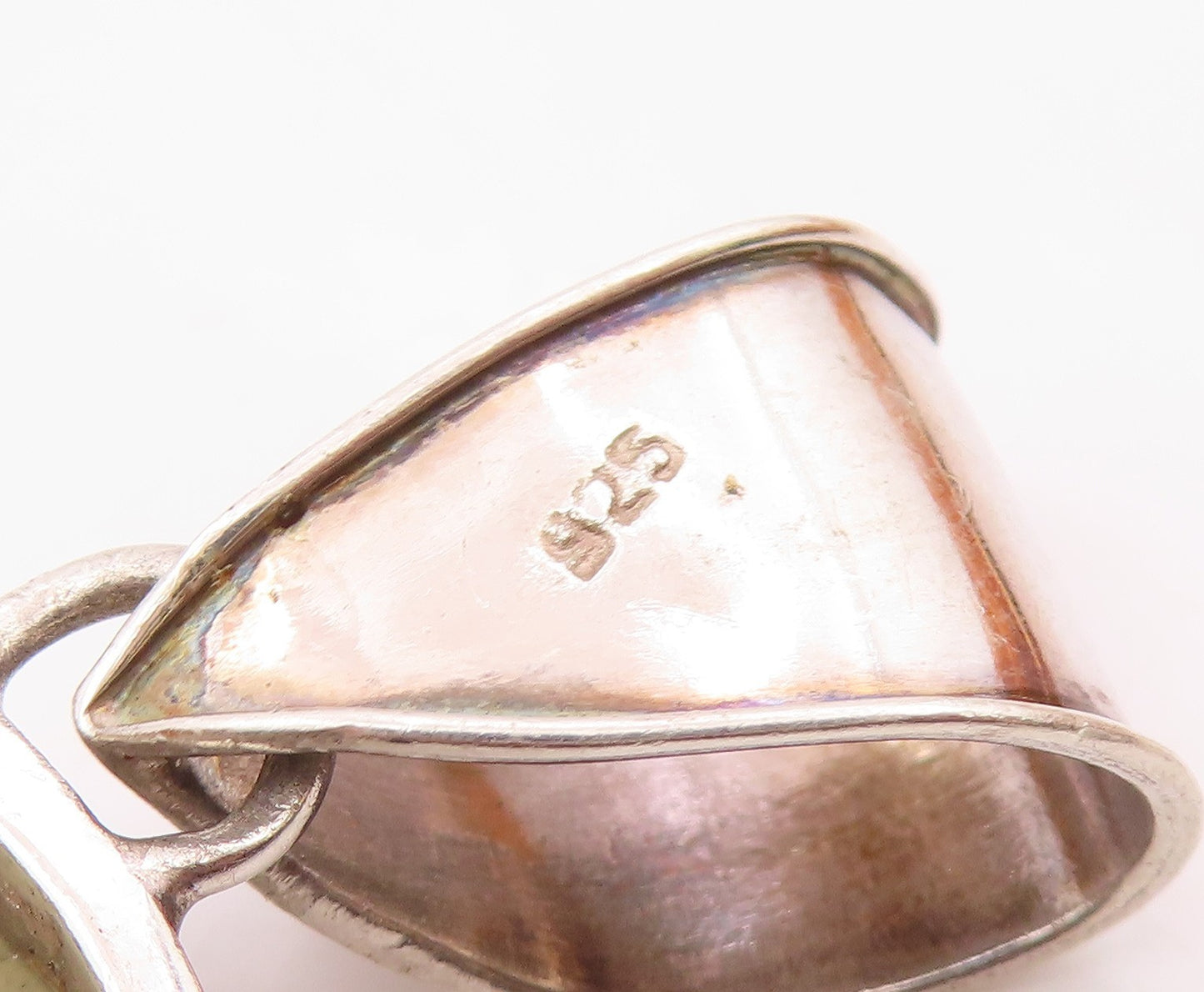 925 Sterling Silver  Vintage Pearls Peridot Jasper & Shell Pendant  PT19697