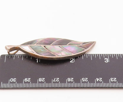 925 Sterling Silver  Vintage Mother Of Pearl Carved Leaf Pendant  PT20253