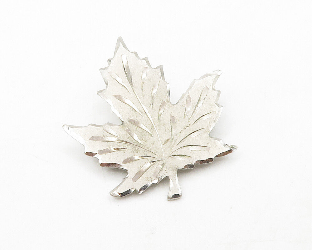 925 Sterling Silver  Vintage Shiny Etched Single Maple Leaf Brooch Pin  BP5092