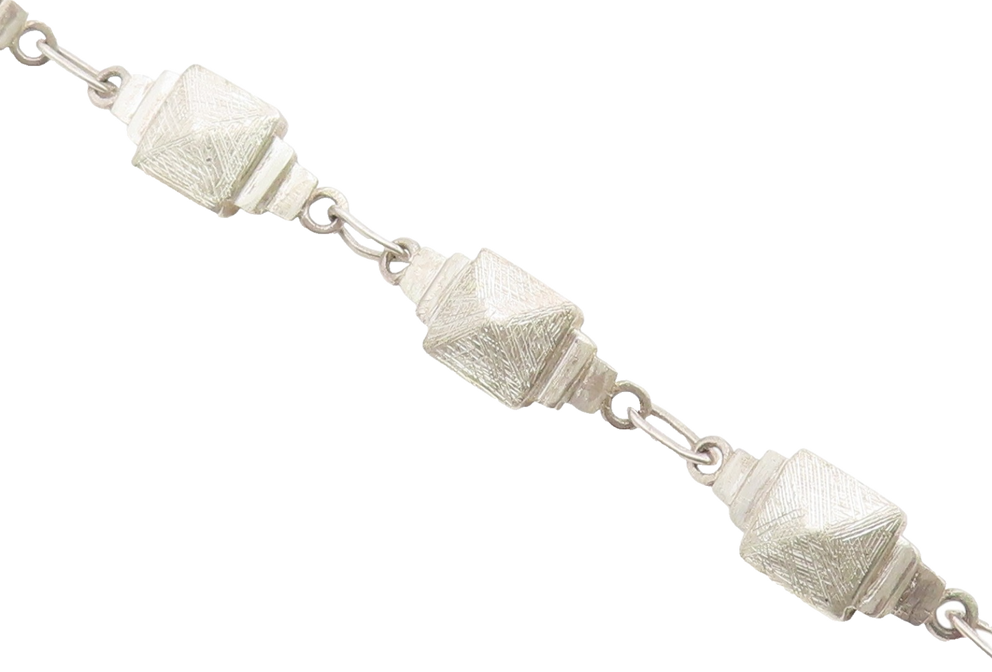 925 Sterling Silver  Vintage Textured Graduated Square Chain Bracelet  BT7037