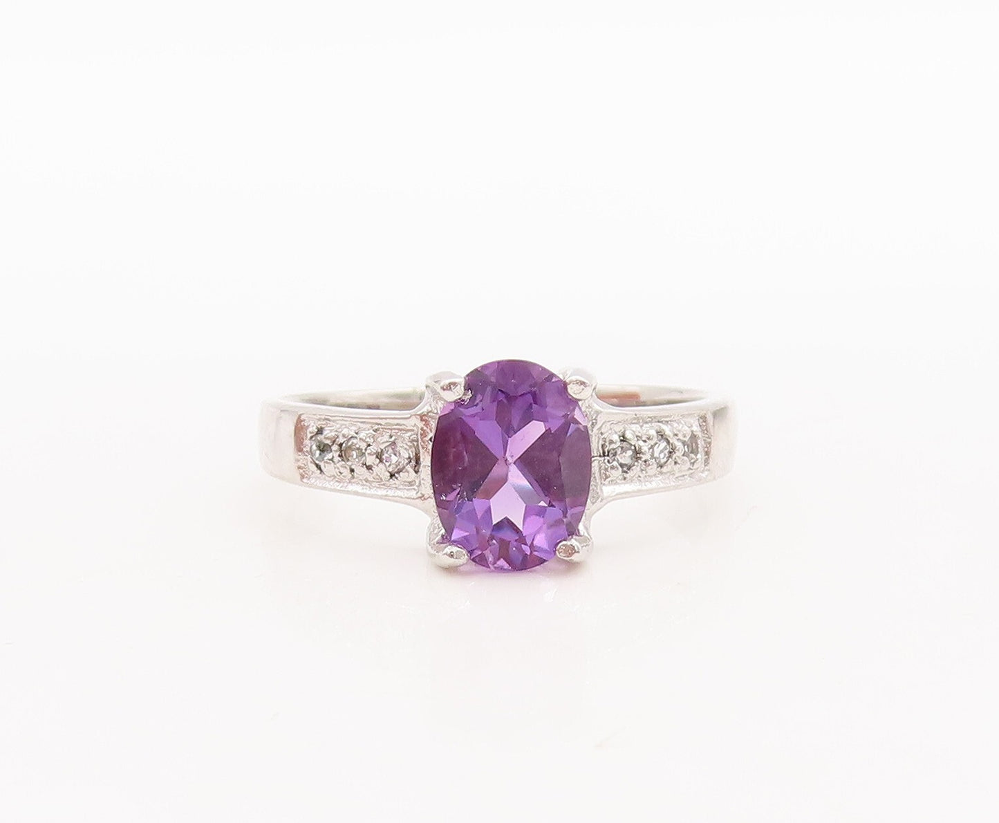 925 Sterling Silver Vintage Ring Oval Cut Amethyst Diamonds Inlay Sz 7.5 RG29380