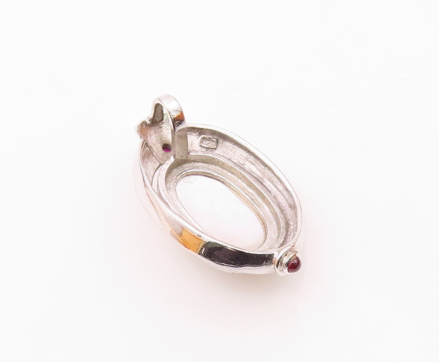 925 Silver  Vintage Oval Mother Of Pearl & Garnet Dome Cutout Pendant  PT21515