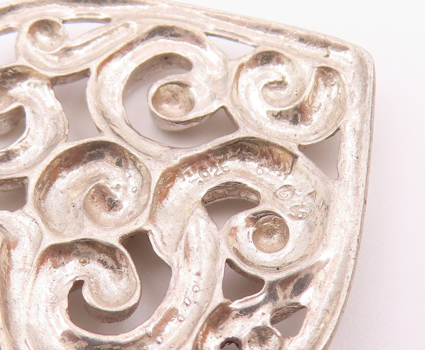 925 Sterling Silver  Vintage Shiny Open Swirl Love Heart Pendant  PT18523
