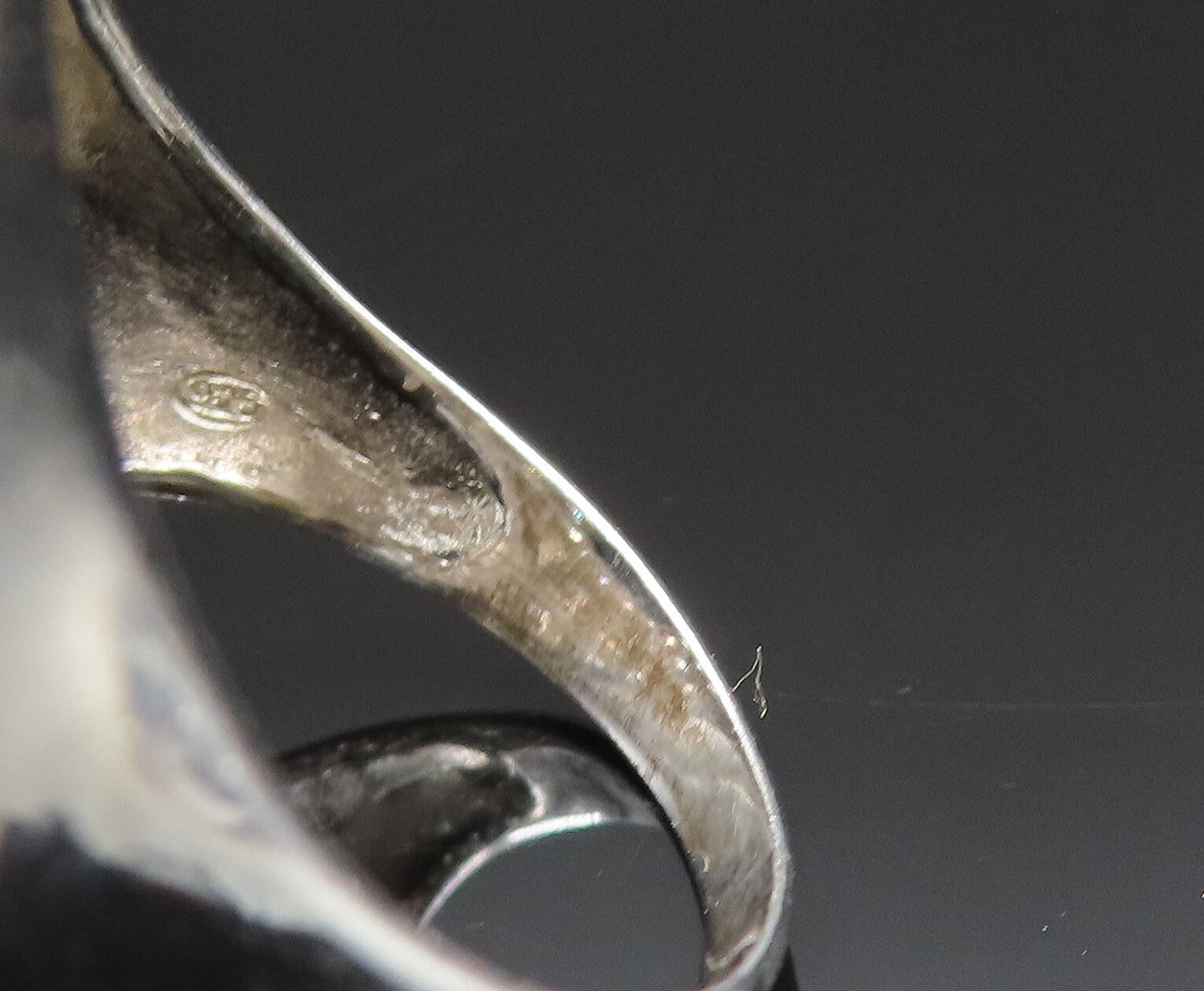 925 Silver  Vintage Royal Hematite & Cubic Zirconia Ring Sz 8.5  RG25585