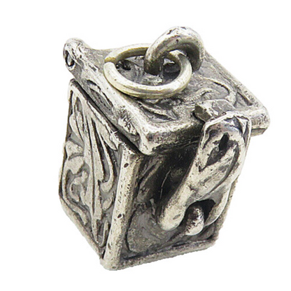 925 Sterling Silver  Vintage Oxidized Petite Box Locket Pendant (OPENS) PT6411