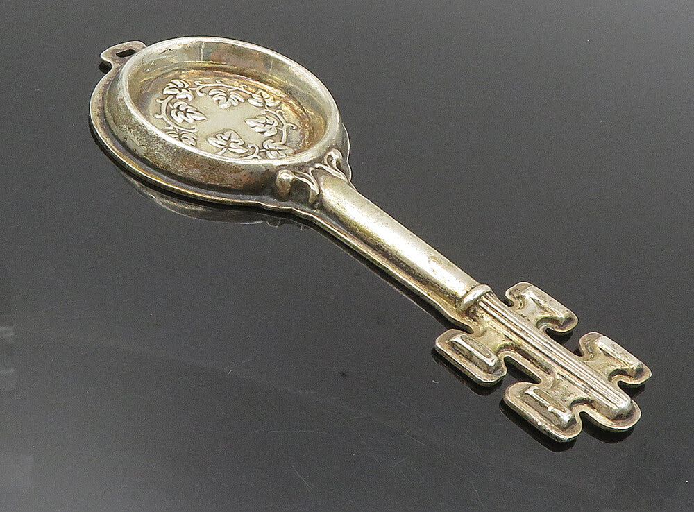 REED & BARTON 925 Sterling Silver  Vintage Floral Wreath Key Trinket  TR1576