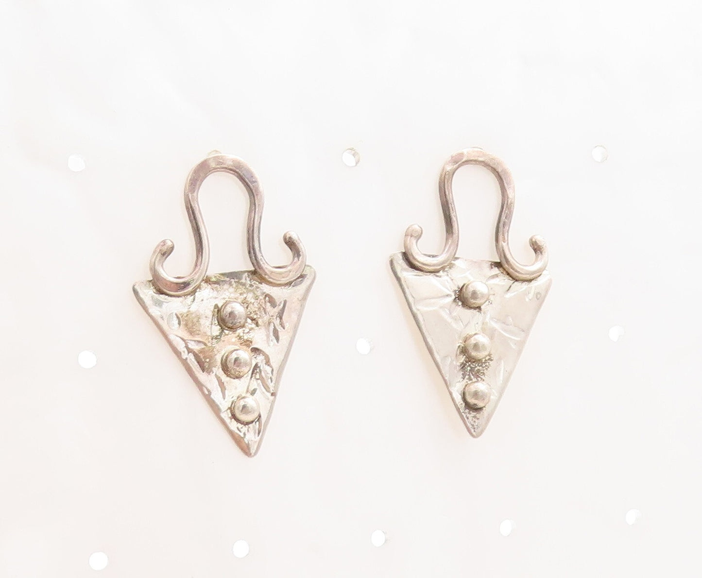 925 Sterling Silver Vintage Earrings Antique Carved Trible Design  EG13310