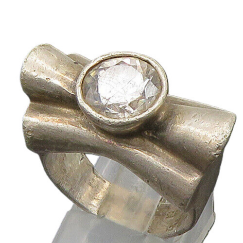 925 Sterling Silver  Vintage Cubic Zirconia Bow Motif Band Ring Sz 8  RG23619