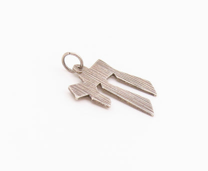 925 Sterling Silver Vintage Pendant Classic Textured Chai Hebrew Charm  PT26377