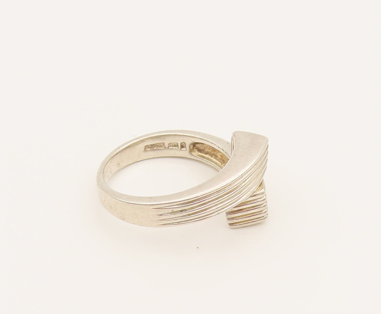 925 Sterling Silver  Vintage Ribbed Lines Bypass Fashion Ring Sz 9  RG26272