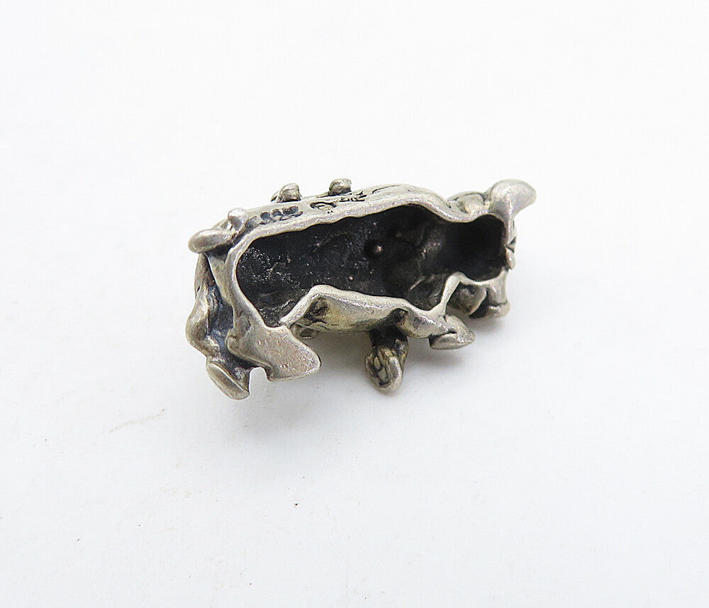 925 Sterling Silver  Vintage Petite Mom & Baby Pigs Motif Pendant  PT4920