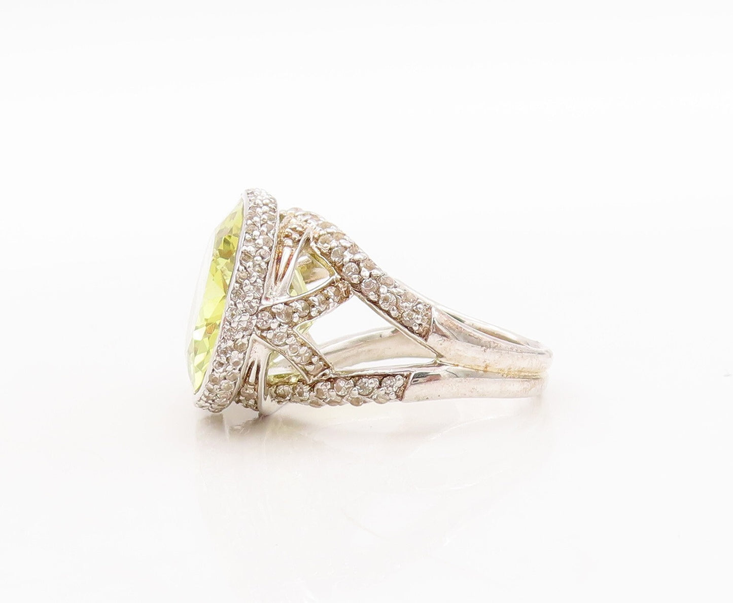 925 Sterling Silver Vintage Ring Large Oval Cut Lime Quartz & CZ  Sz 7  RG29471