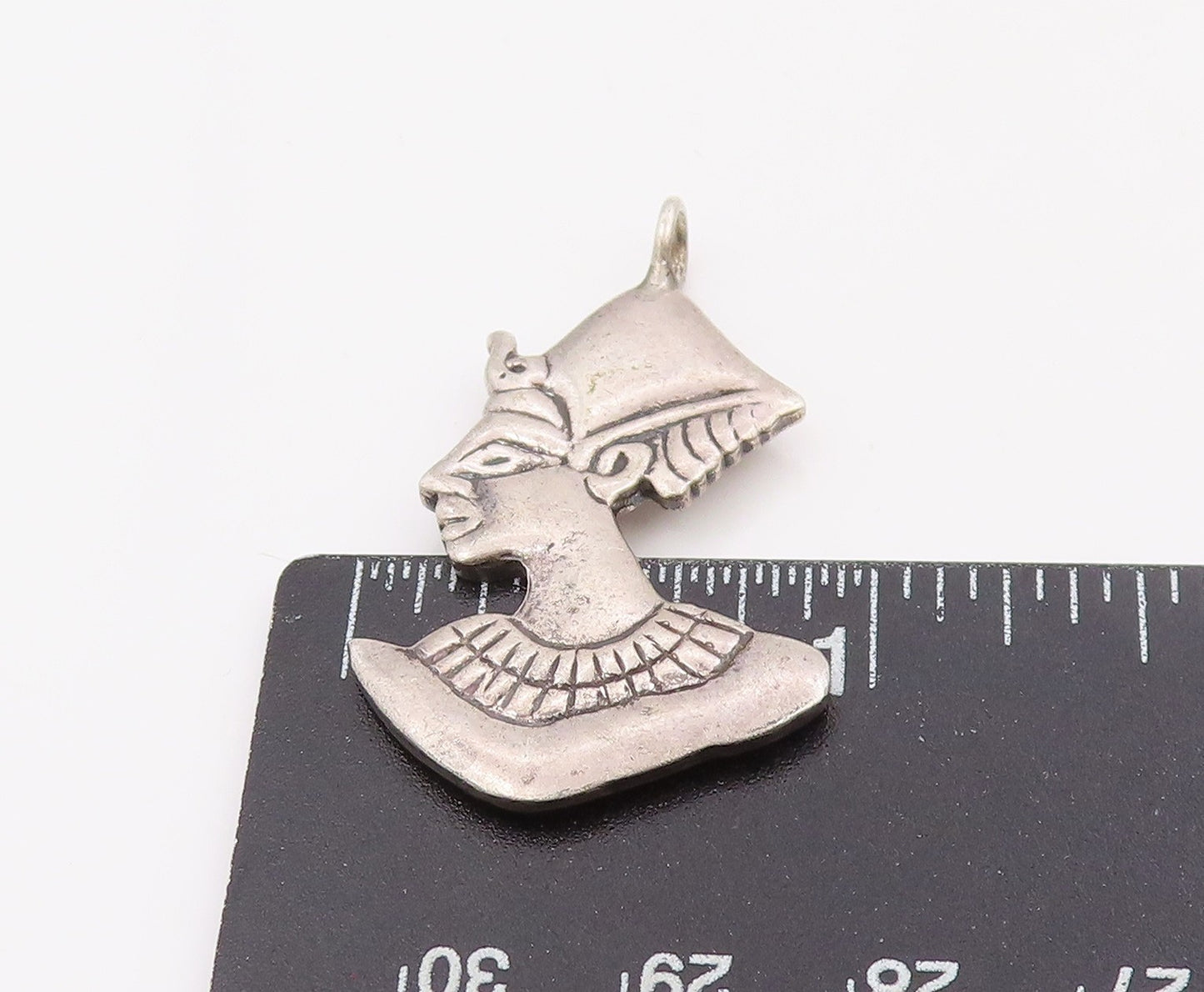 925 Sterling Silver Vintage Pendant Etched Egyptian Queen Nefertiti  PT25399